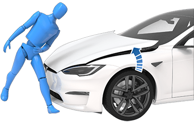 Автомобиль сталкивается с манекеном пешехода, стрелки показывают подъем капота.