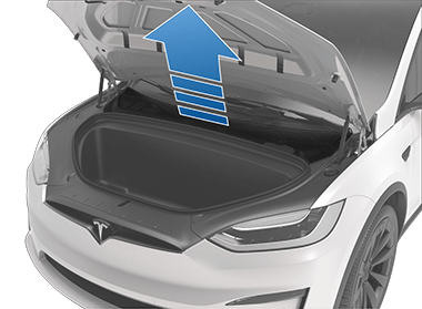 Передний капот открыт, сервисная панель выделена, стрелка указывает вверх.