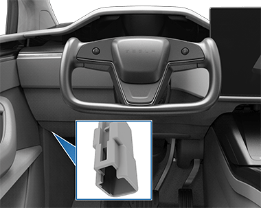 Изображение открытого разъема в области ног.