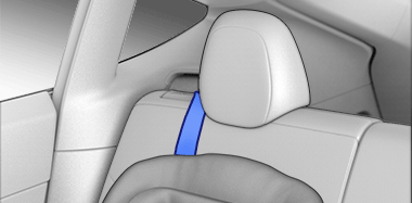 Ремень, проходящий по внешней стороне подголовника