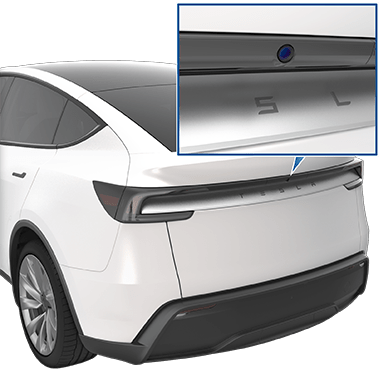 Задняя часть автомобиля с увеличенным изображением задней камеры.