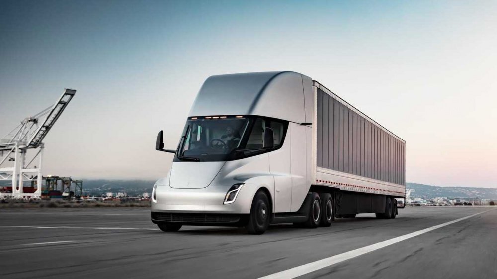 Walmart разместил заказ на 130 грузовиков Tesla Semi
