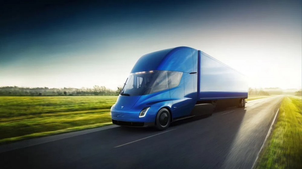 Тягач Tesla Semi будет способен пройти 1000 км на одном заряде