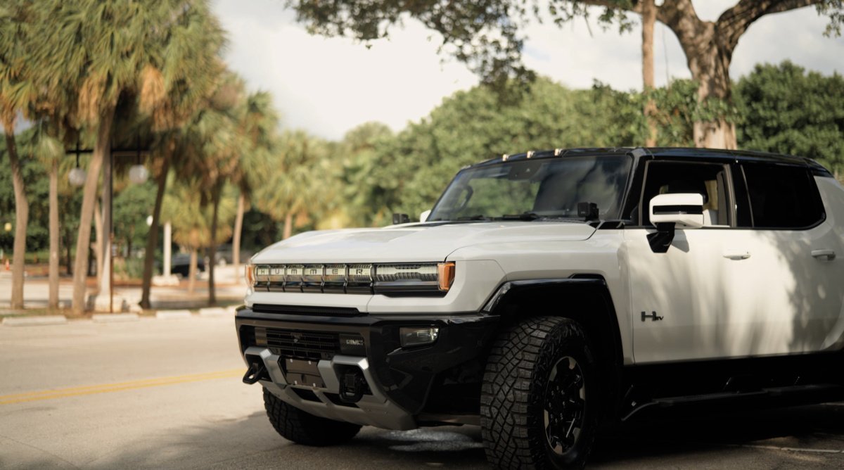 Обзор электропикапа HUMMER EV, часть 1: интересные детали в дизайне и интерьере 