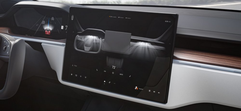 Первый взгляд на обновленный интерфейс в Tesla Model S Plaid