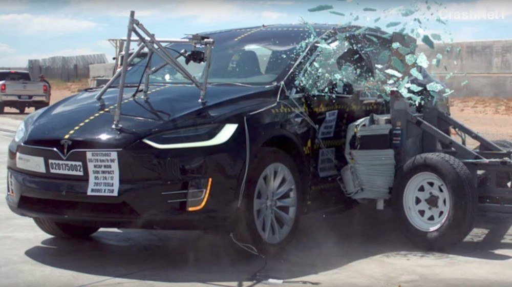 Tesla Model X получил высшую оценку безопасности от NHTSA