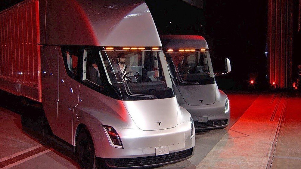 В DHL посчитали, что Tesla Semi окупятся менее, чем за 1,5 года
