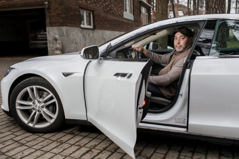 #MoscowTeslaStories. Игорь Писарский: "Управлять Tesla легче, чем перейти с iOS на Android"