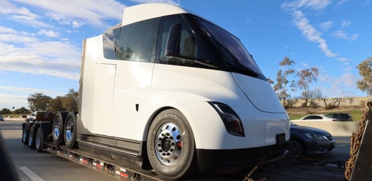 Tesla Semi получит батарею на 500 кВт⋅ч