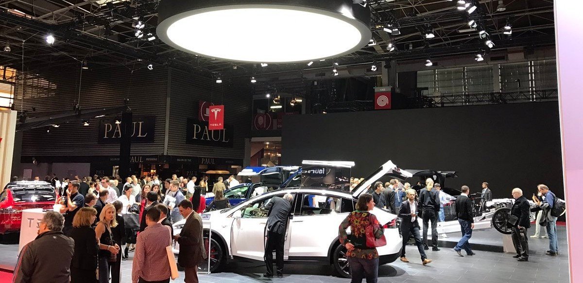 Экспозиция Tesla на Paris Motor Show 2016 [фото]