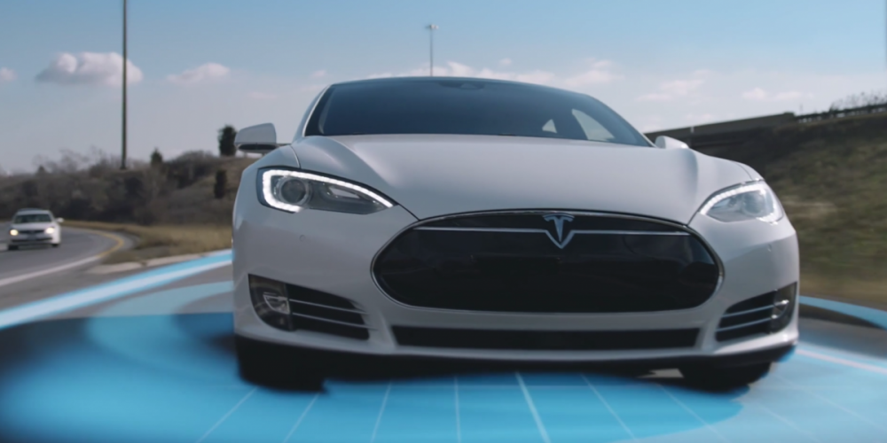 Поездка по Парижу "глазами" автопилота Tesla [видео]