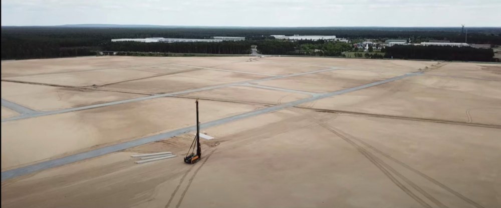 Tesla заканчивает подготовку площадки под Gigafactory в Берлине — оцените масштаб [видео]