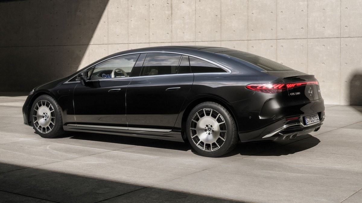 Обзор Mercedes-Benz EQS 2026 года