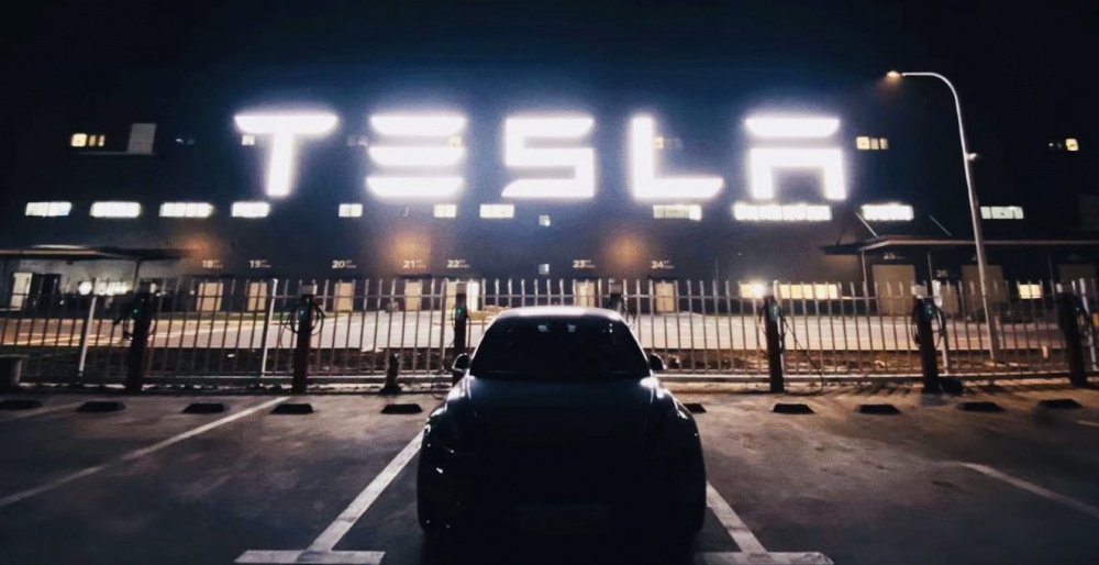 Tesla доставили более 100 000 электромобилей в конце 2019 года