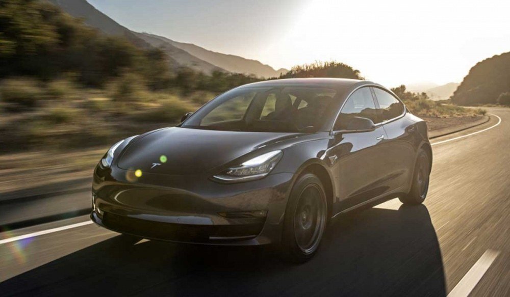 Tesla отказывается от Model 3 Standard и добавляет автопилот в базовые комплектации