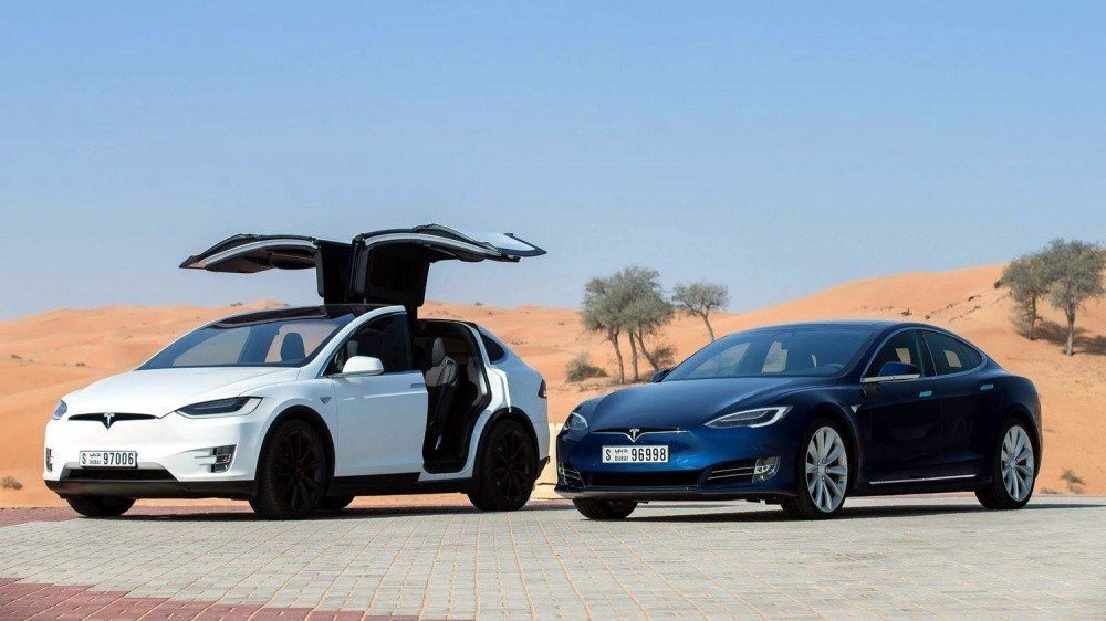 Изменения в наборах опций и стандартном оснащении Tesla Model S и Model X