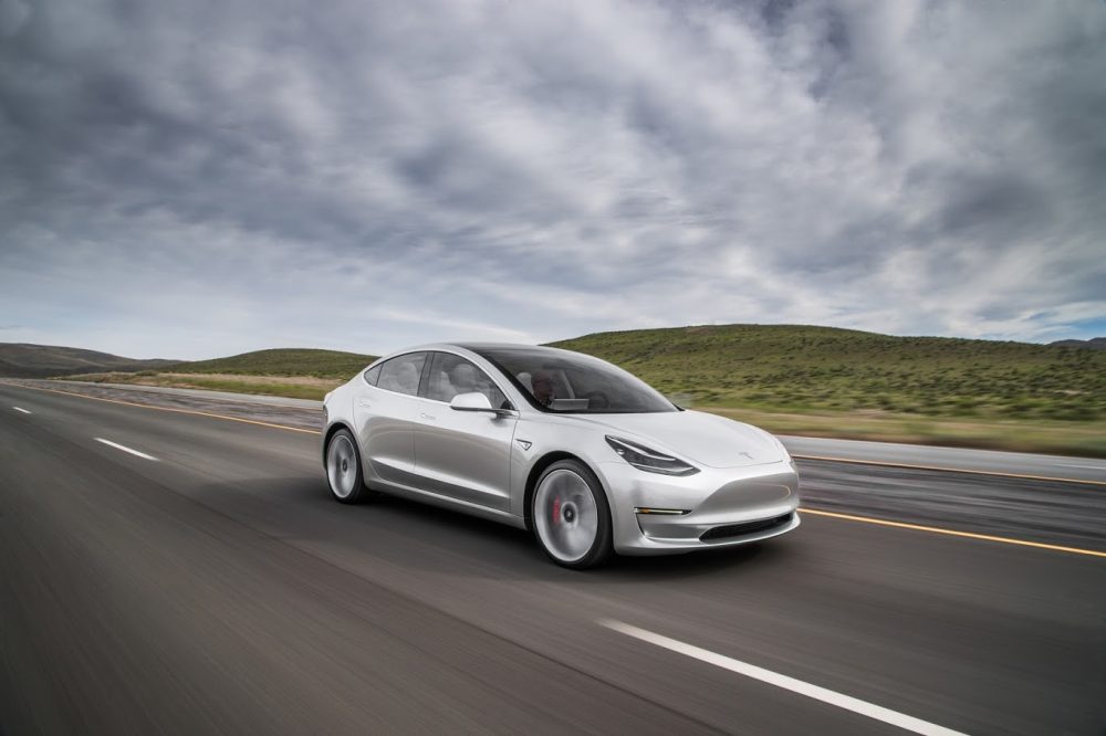 Tesla Model 3: первые экземпляры уже проходят тестирование и краш-тесты, к концу года будет производиться более 5000 машин в неделю, конфигуратор будет открыт в июле
