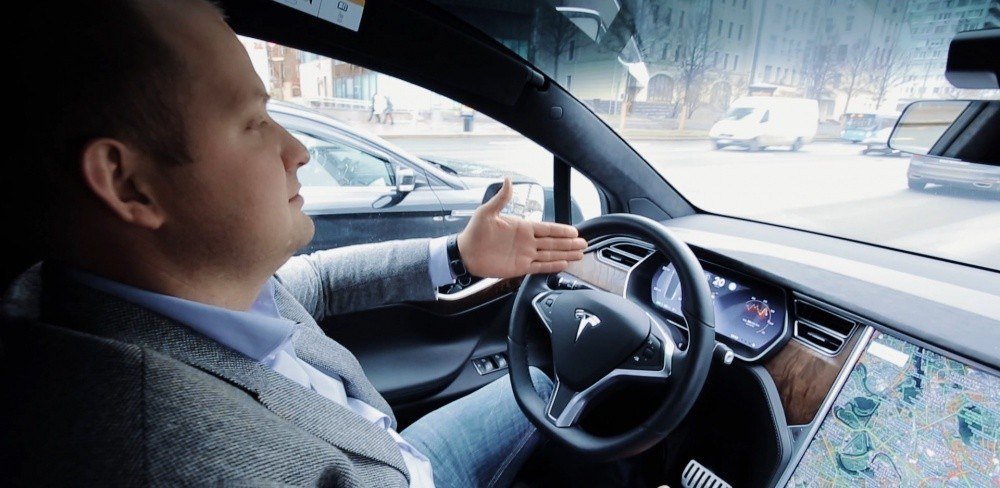 #MoscowTeslaStories Зарядки для электромобилей в Москве. Проблемы с парковкой у зарядных станций