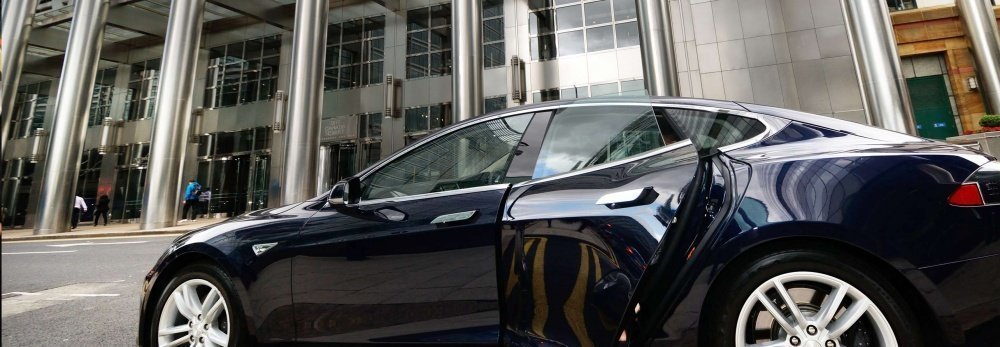 Чиновникам в Германии разрешили покупать Tesla для служебных нужд