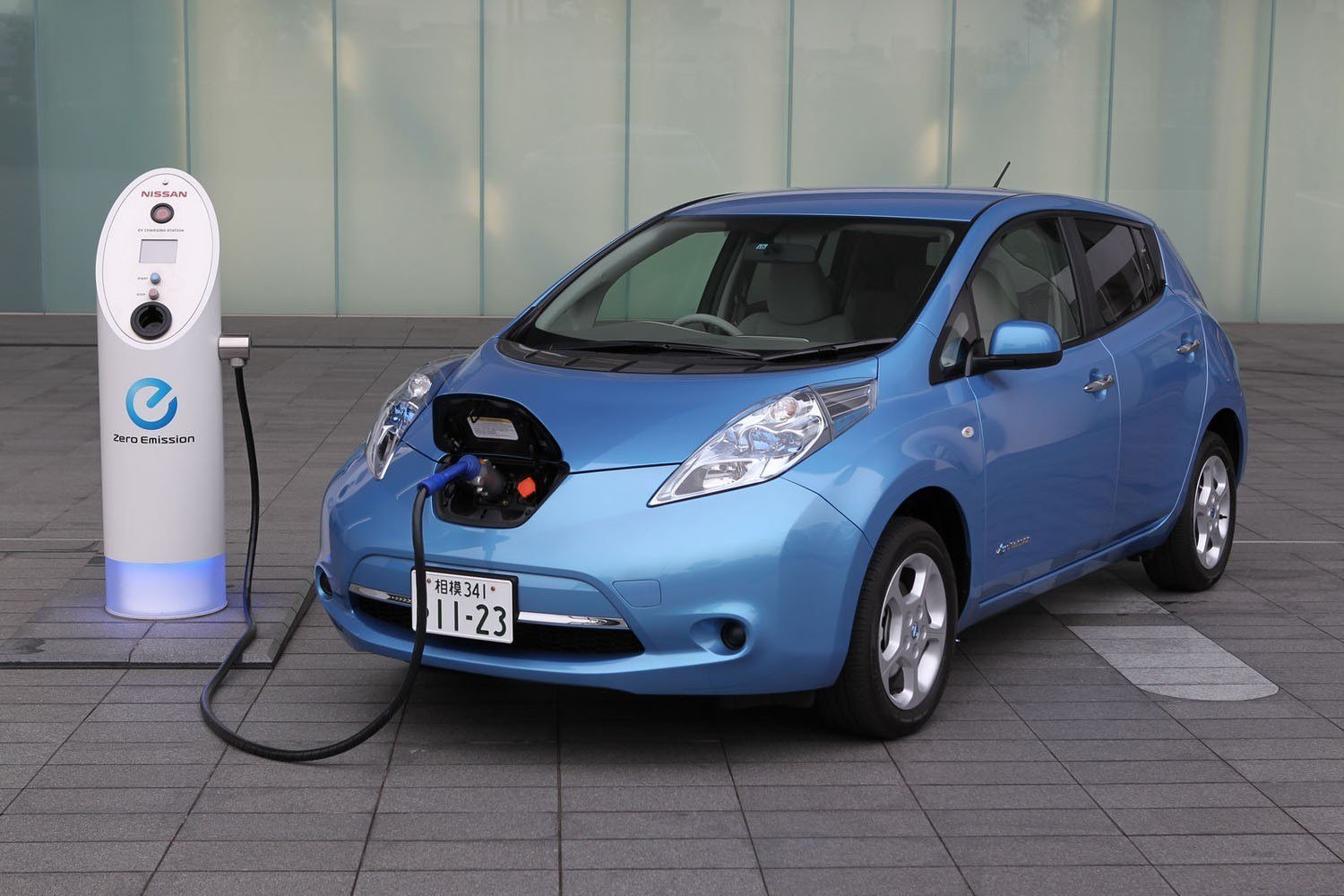 1459609877_nissan_leaf.jpg