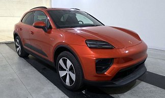 Porsche Macan 4 красного цвета 2024 года на 20 колёсах фото 5