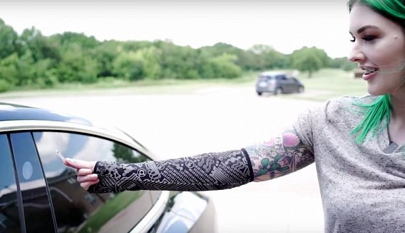 Пост в блоге «Блогер внедрила в свою руку RFID-чип, чтобы открывать свою Tesla Model 3 — блог Moscow Tesla Club»