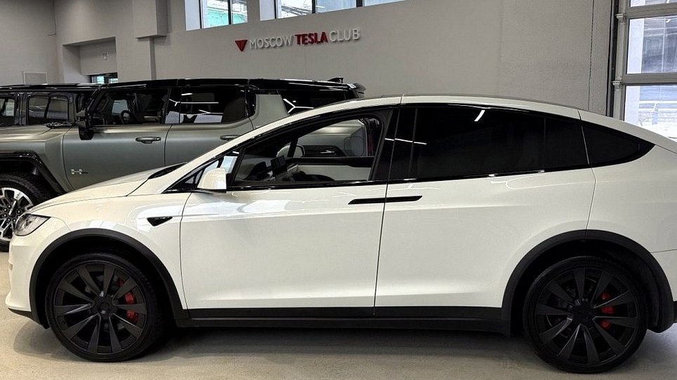 Фото 1 Tesla Model X Plaid. Купить в Москве