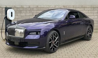 Rolls-Royce Spectre Black Badge фиолетового цвета 2026 года фото 1