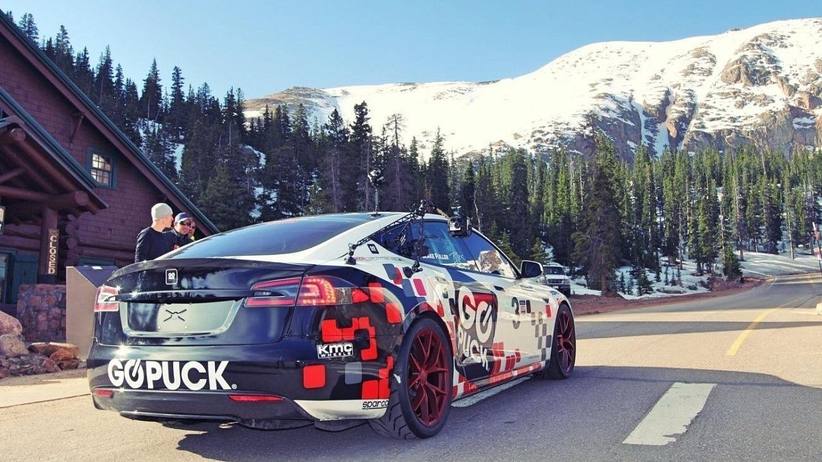 Tesla Model S установила рекорд в гонке Pikes Peak среди электромобилей