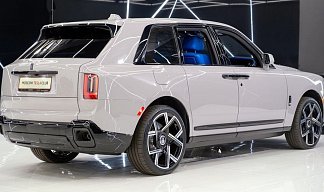 Rolls-Royce Cullinan Mansory серого цвета 2025 года на 23 колёсах фото 4