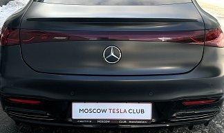 Mercedes-Benz EQS 580 4MATIC черного цвета 2021 года на 21 колёсах фото 4