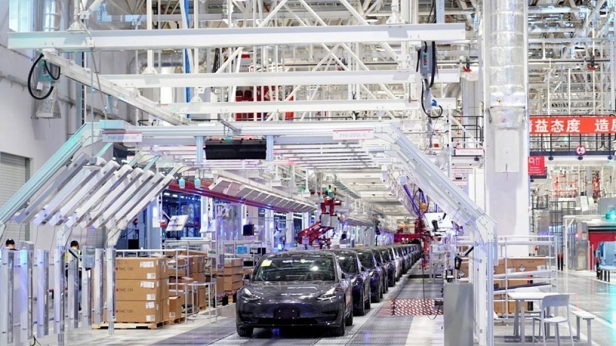 Завораживающее timelapse-видео Гигафабрики в Шанхае