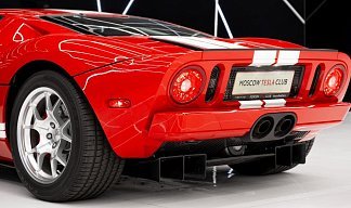 2005 Ford GT красного цвета 2005 года на 19 колёсах фото 4