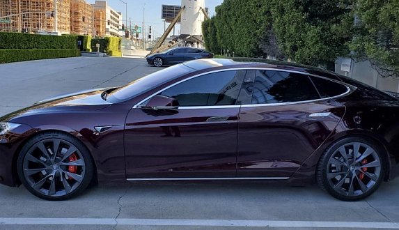 Пост в блоге «Нашлась личная Model S Илона Маска»