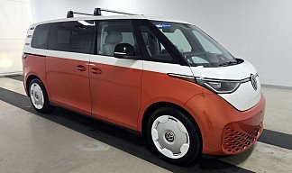 Volkswagen ID Buzz 1st Edition красного цвета 2025 года на 19 колёсах фото 5