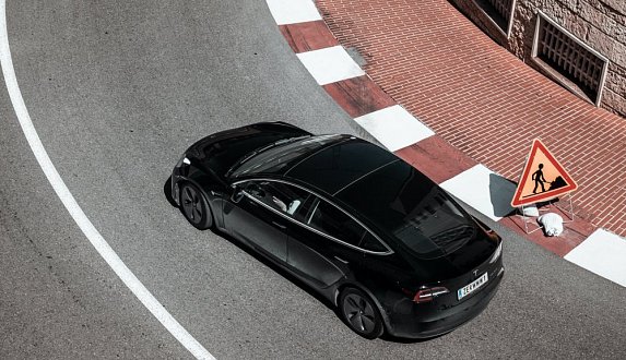 Пост в блоге «Автопилот Tesla вскоре сможет совершать перестроения в городе | Блог Moscow Tesla Club»