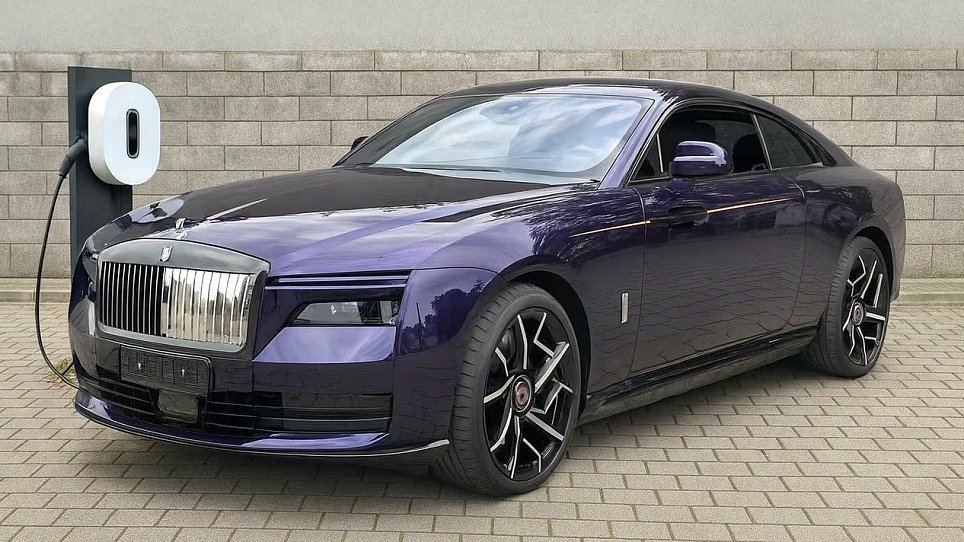 Фото 1 Rolls-Royce Spectre Black Badge. Купить в Москве