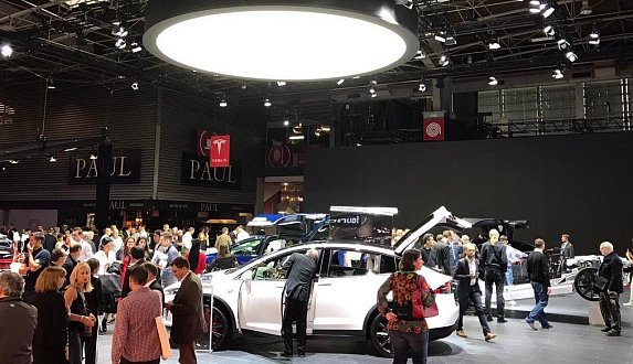 Пост в блоге «Экспозиция Tesla на Paris Motor Show 2016 [фото] — блог Moscow Tesla Club»