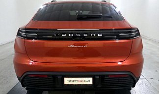 Porsche Macan 4 красного цвета 2024 года на 20 колёсах фото 3