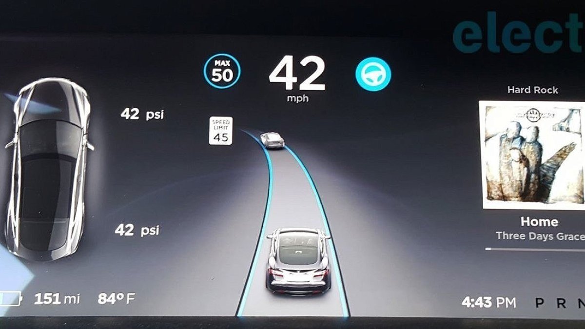 Первые скриншоты интерфейса прошивки Tesla 8.0 [фото]