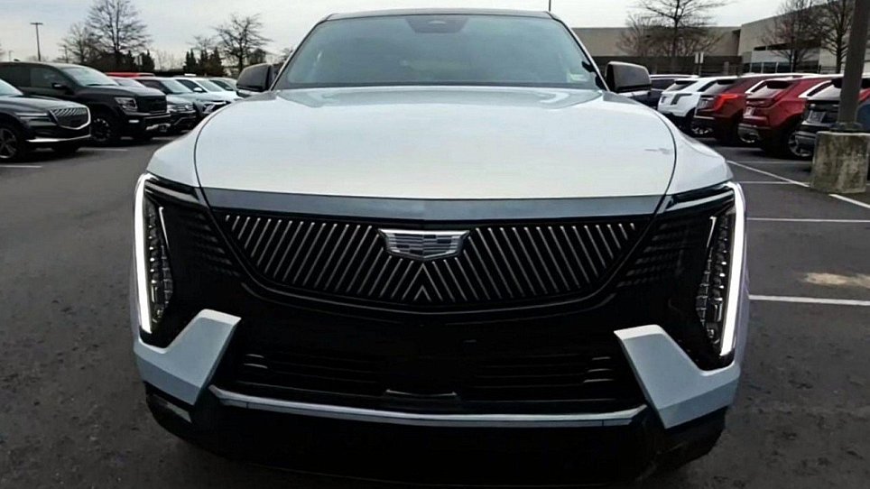 Фото 1 Cadillac Escalade IQ Sport. Купить в Москве