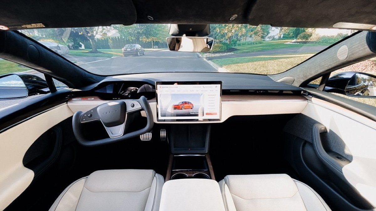 Tesla запустила подписку на Full Self-Driving c ежемесячным платежом