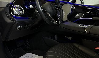 Mercedes-Benz EQS 580 4MATIC черного цвета 2021 года на 21 колёсах фото 5