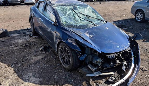 Пост в блоге «Tesla Model 3 перевернулась несколько раз на скорости более 100 км/ч | Блог Moscow Tesla Club»