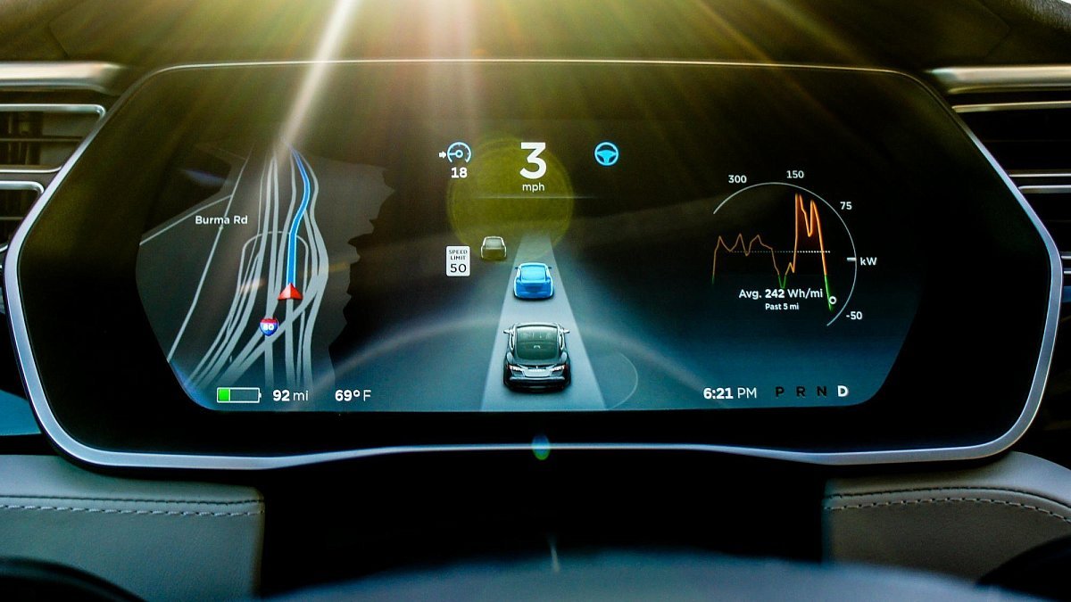 Первая информация о прошивке 8.0 — автопилот, навигация и скриншоты обновленного интерфейса