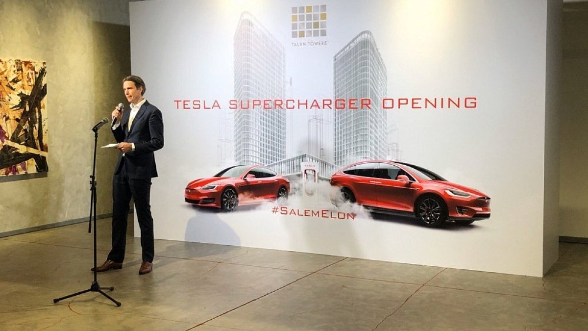 Первый Tesla Supercharger открыт в Казахстане
