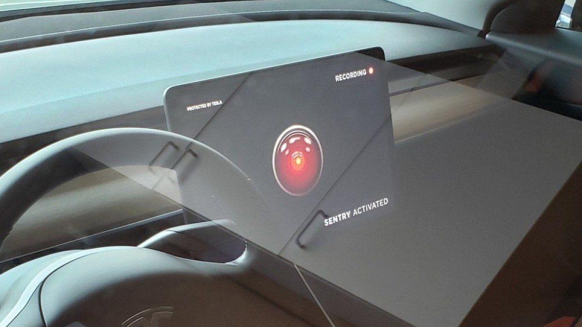 Электромобили Tesla получили новый охранный режим
