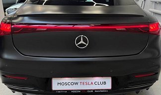 Mercedes-Benz EQS 580 4MATIC черного цвета 2021 года на 21 колёсах фото 2