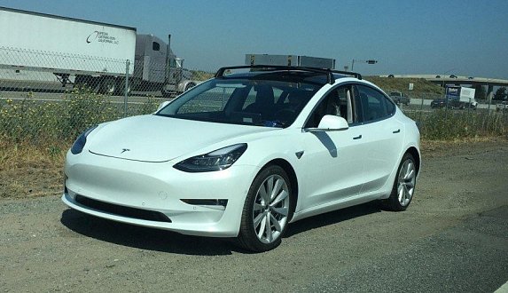Пост в блоге «Очередной прототип Tesla Model 3 замечен с неопознанным ящиком на крыше – обзоры электромобилей»