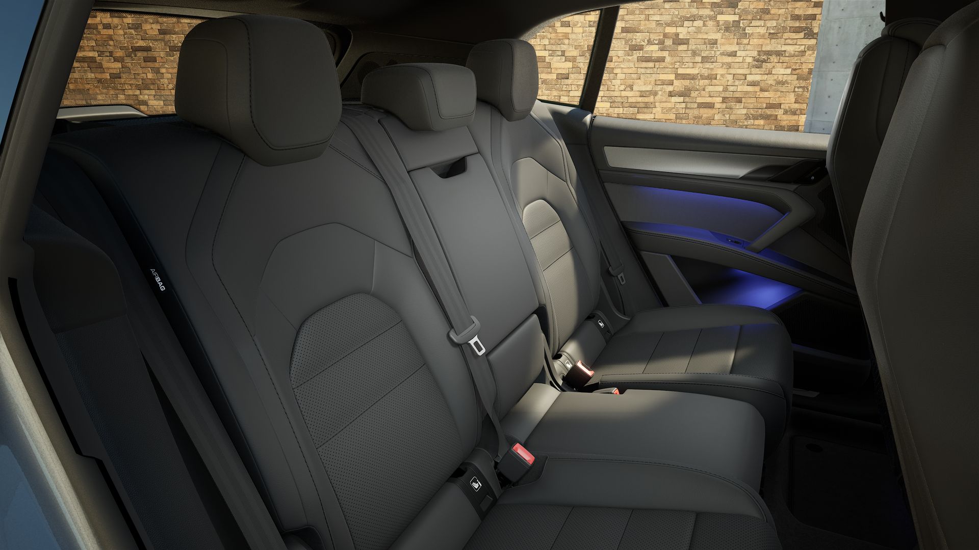 Фото Porsche Cayenne Electric (10 слайд)